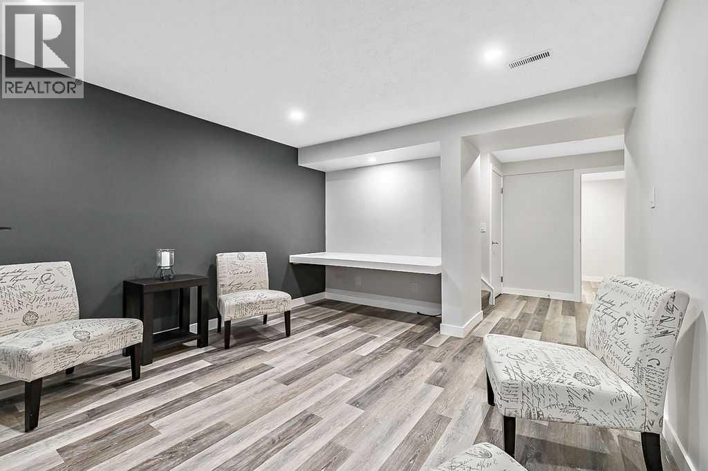 31 Castlebrook Road Ne, Calgary, Alberta  T3J 1R3 - Photo 22 - A2254317