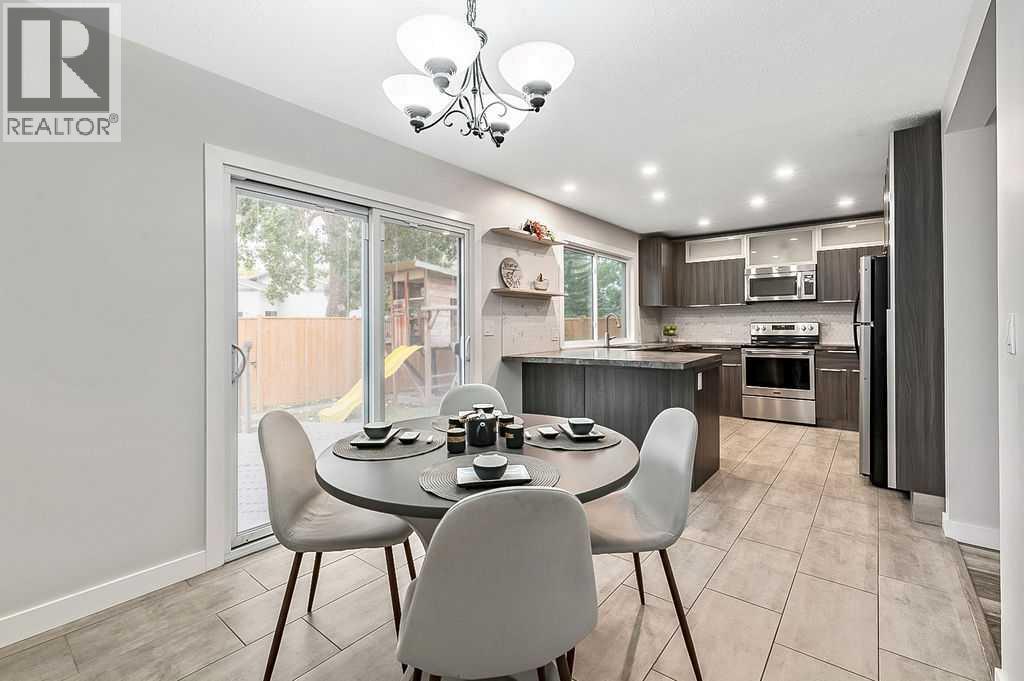 31 Castlebrook Road Ne, Calgary, Alberta  T3J 1R3 - Photo 12 - A2254317