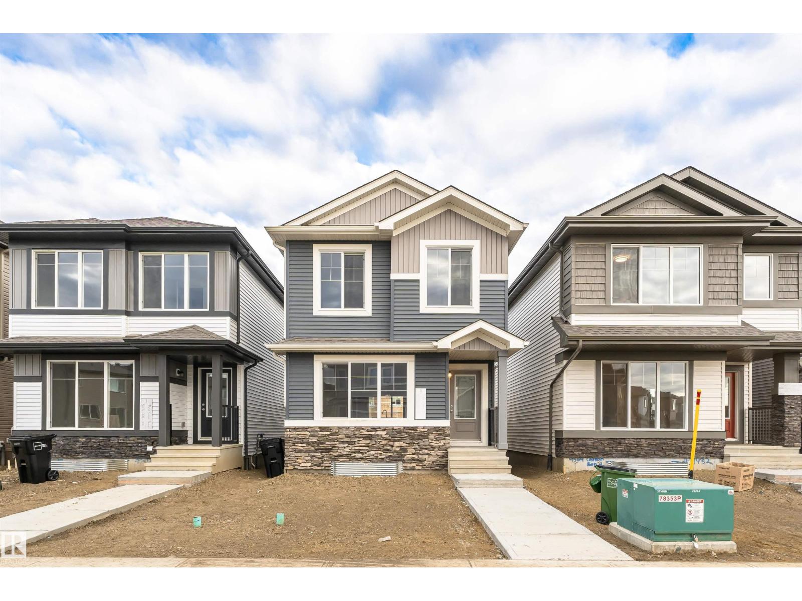 9566 CARSON BEND SW, Edmonton, Alberta