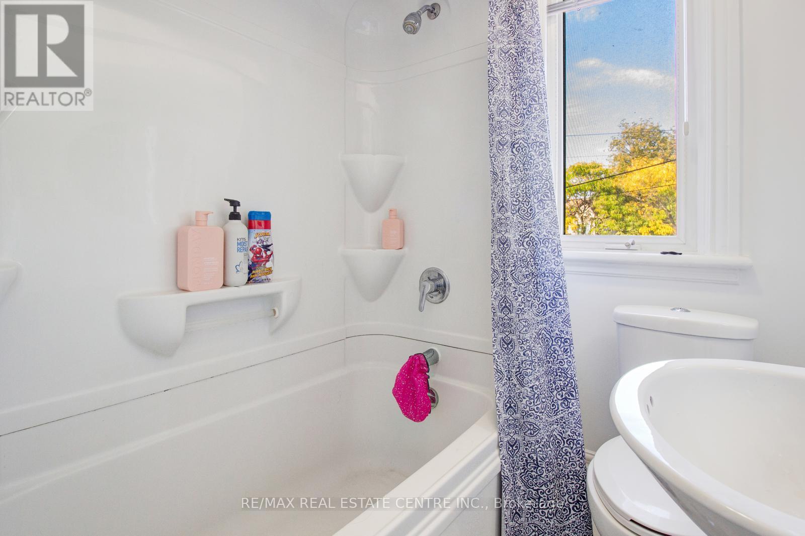 49 Wentworth #upper Street, Hamilton, Ontario  L8L 5V3 - Photo 17 - X12459408