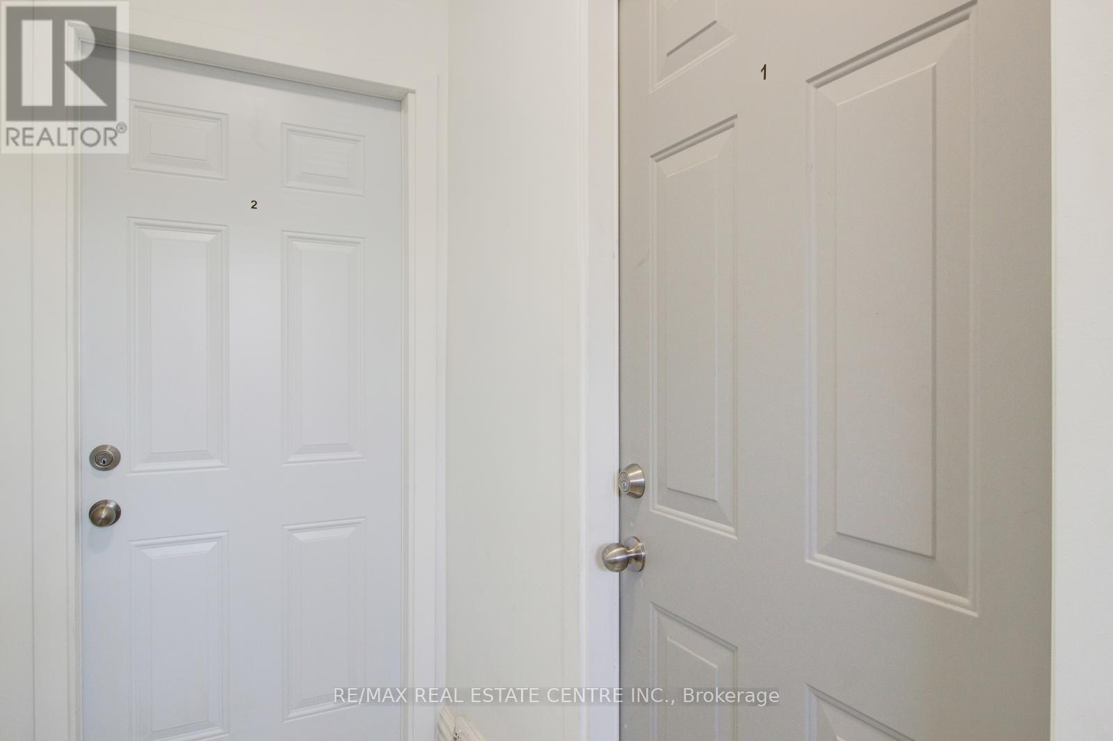 49 Wentworth #upper Street, Hamilton, Ontario  L8L 5V3 - Photo 5 - X12459408