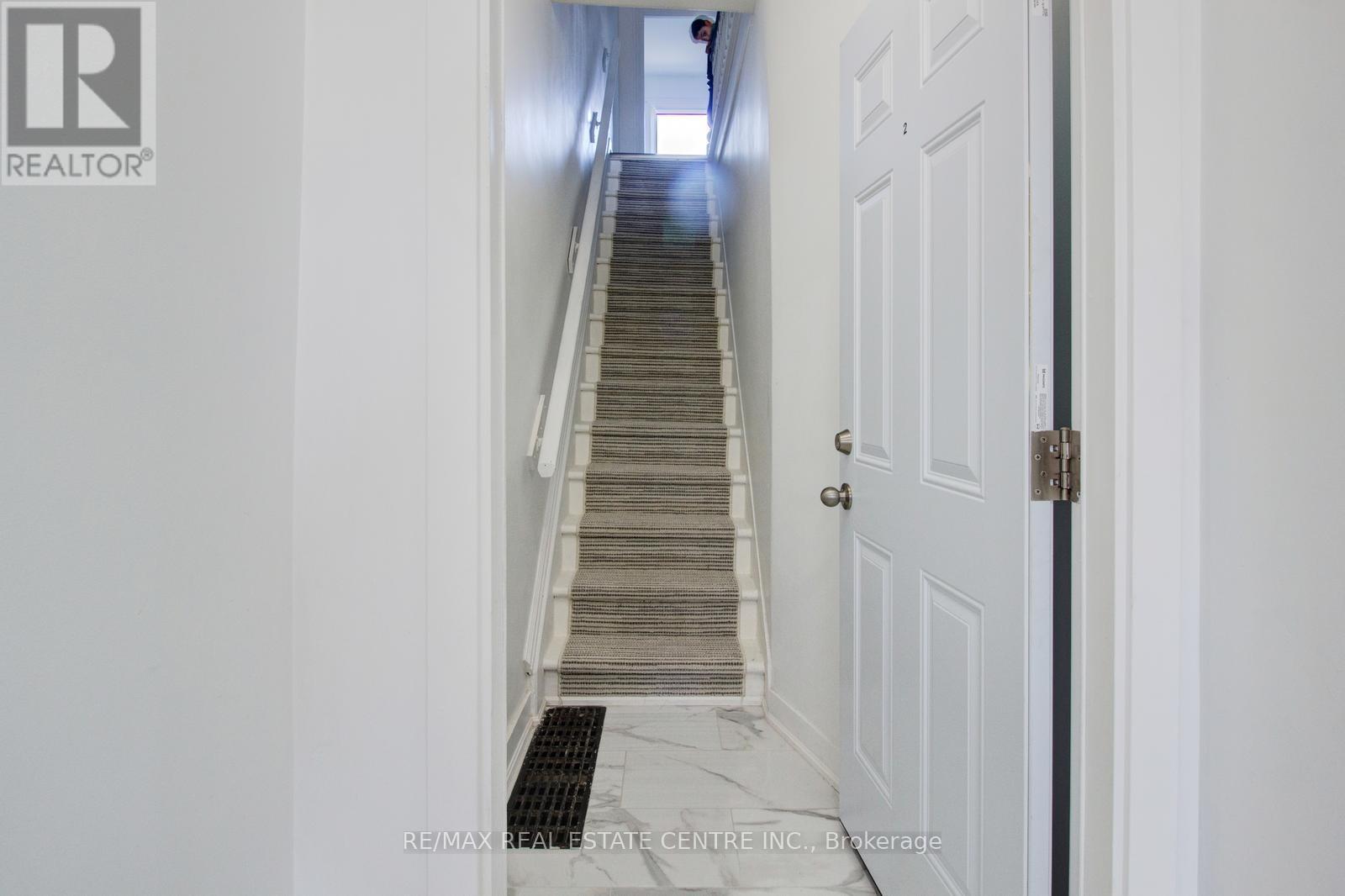 49 Wentworth #upper Street, Hamilton, Ontario  L8L 5V3 - Photo 6 - X12459408