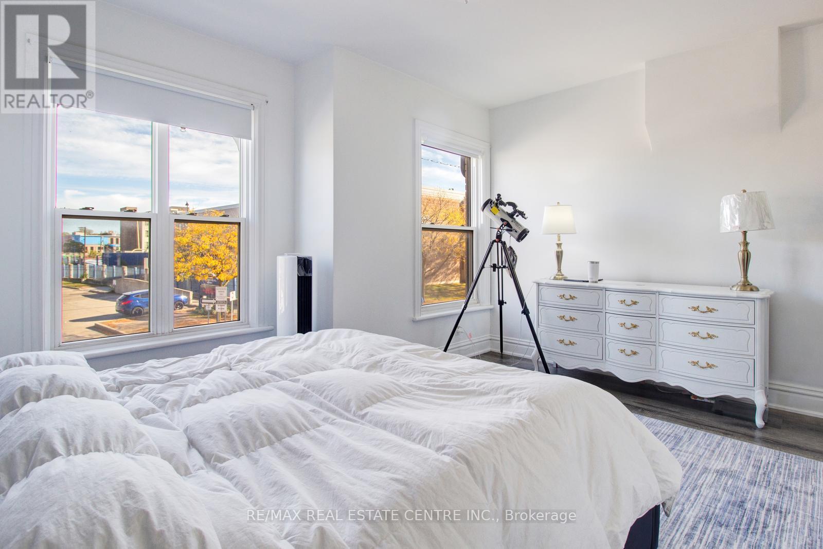49 Wentworth #upper Street, Hamilton, Ontario  L8L 5V3 - Photo 8 - X12459408
