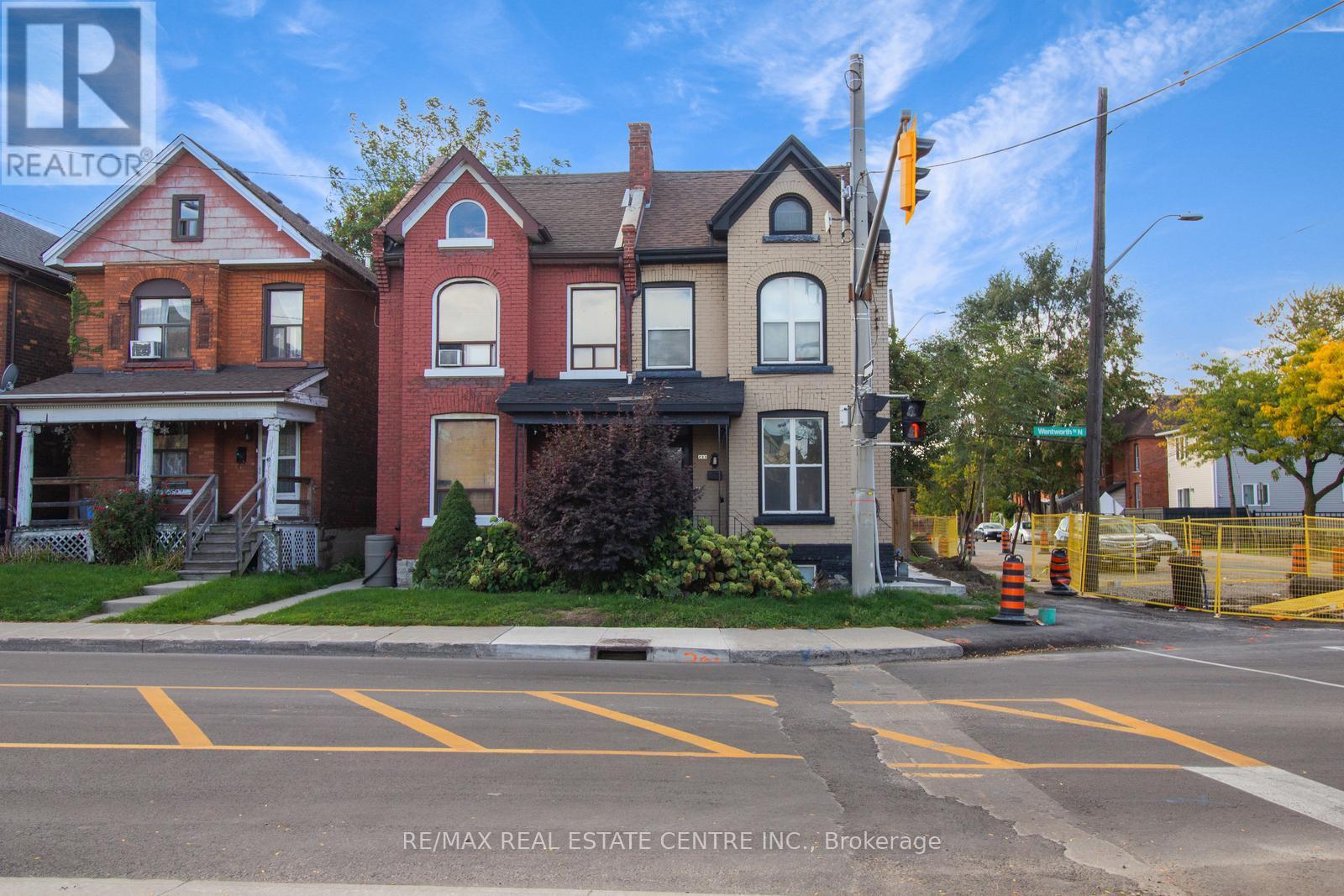 49 WENTWORTH #MAIN STREET, Hamilton, Ontario