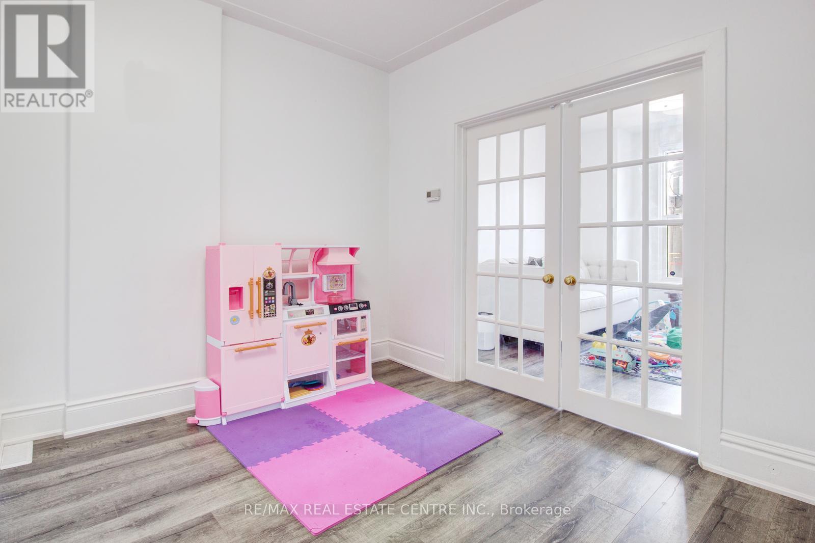 49 Wentworth #main Street, Hamilton, Ontario  L8L 5V3 - Photo 10 - X12459409