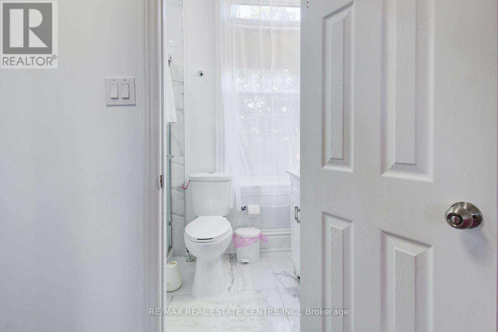 49 Wentworth #main Street, Hamilton, Ontario  L8L 5V3 - Photo 12 - X12459409