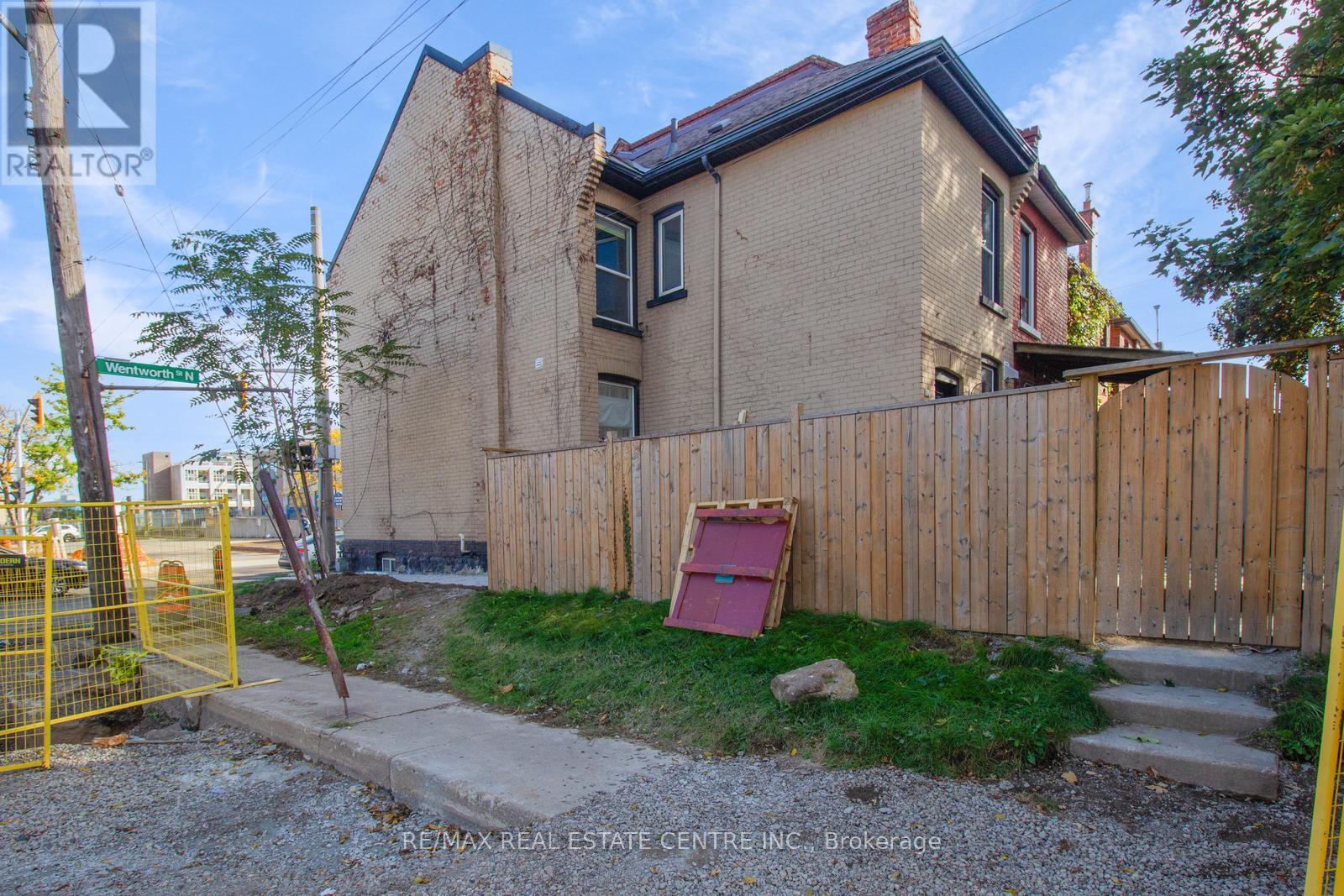 49 Wentworth #main Street, Hamilton, Ontario  L8L 5V3 - Photo 29 - X12459409