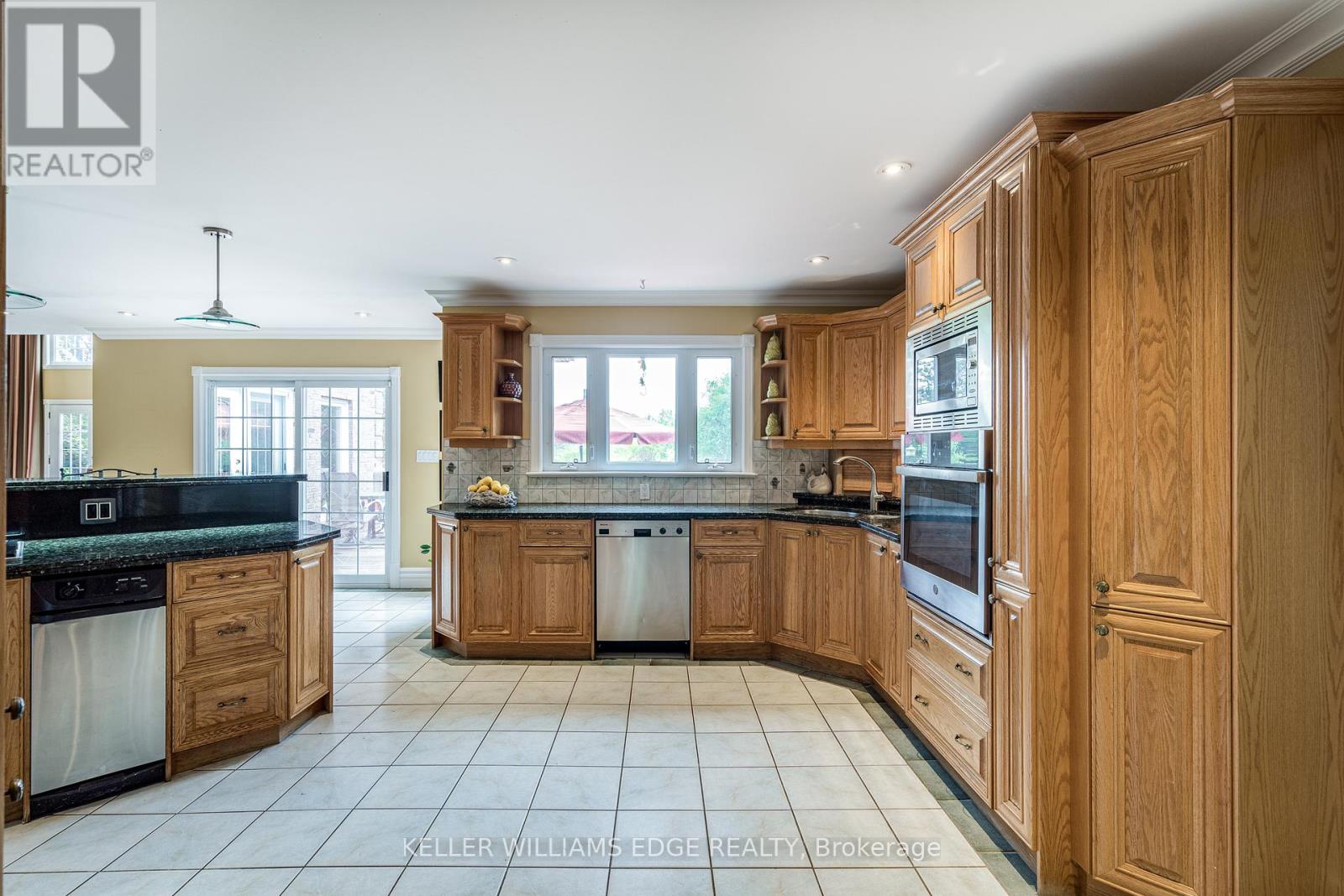57 Kennedy Road, Caledon, Ontario  L7C 2M7 - Photo 15 - W12092509