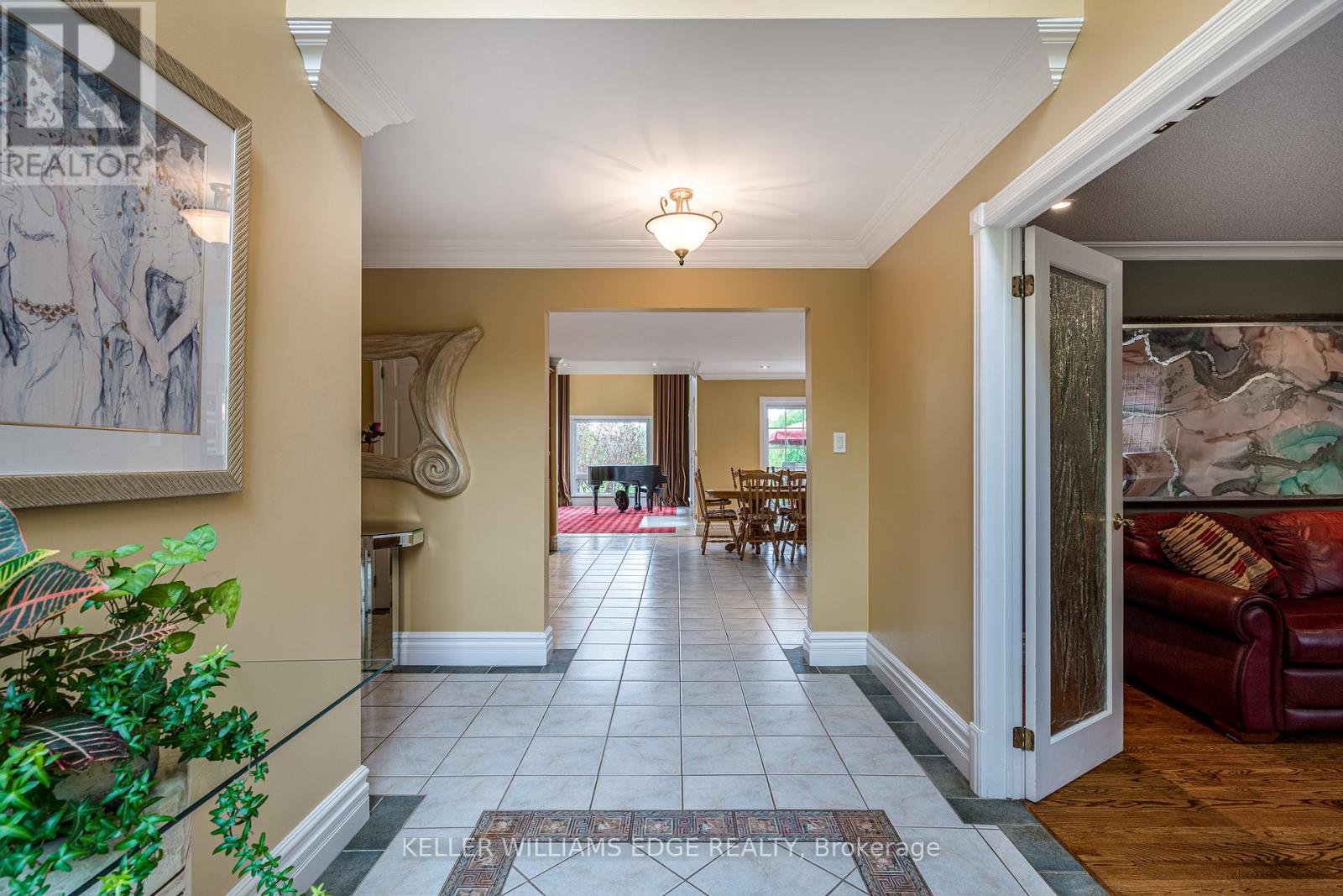 57 Kennedy Road, Caledon, Ontario  L7C 2M7 - Photo 6 - W12092509