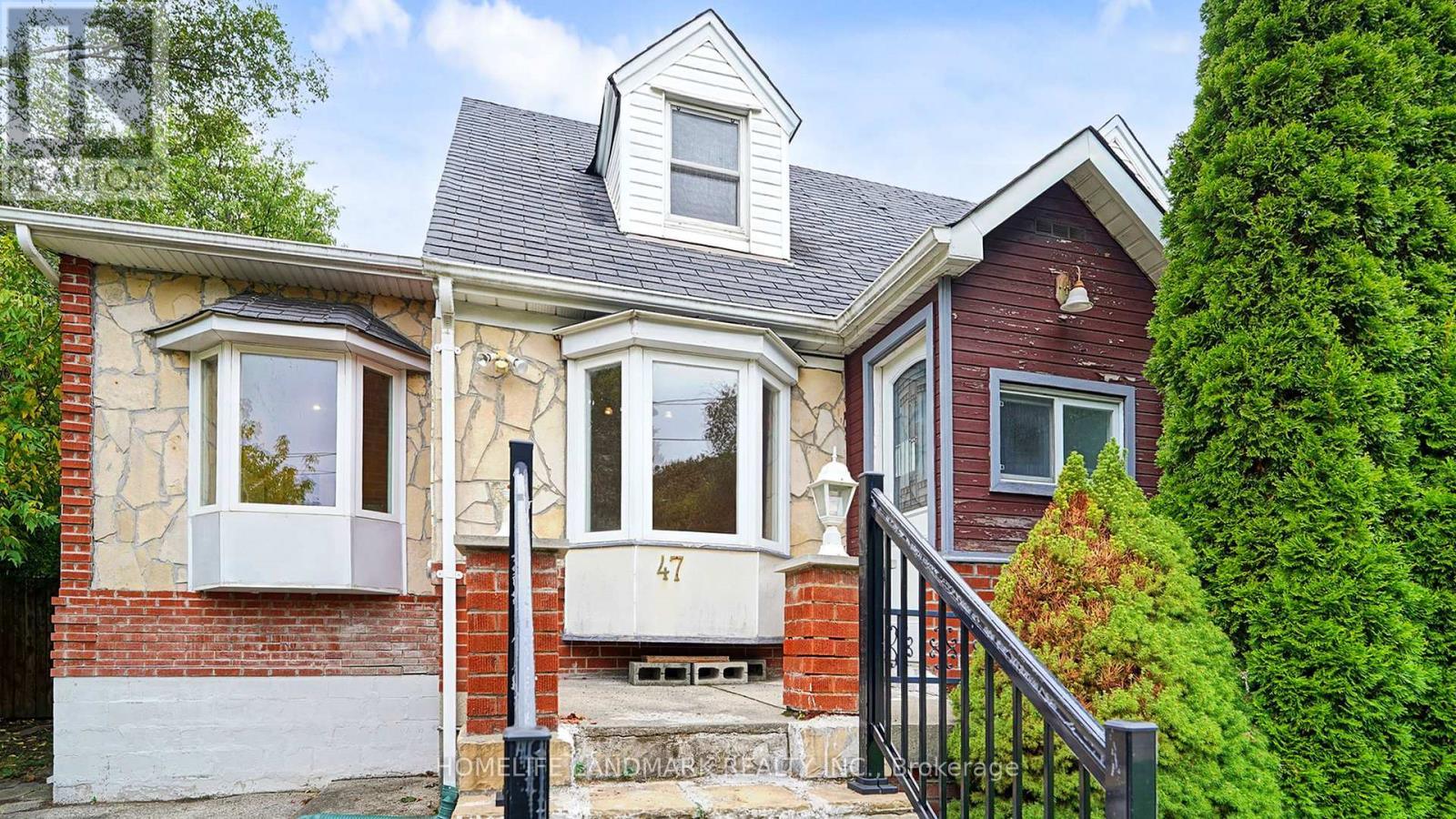 47 DROMORE CRESCENT, Toronto, Ontario