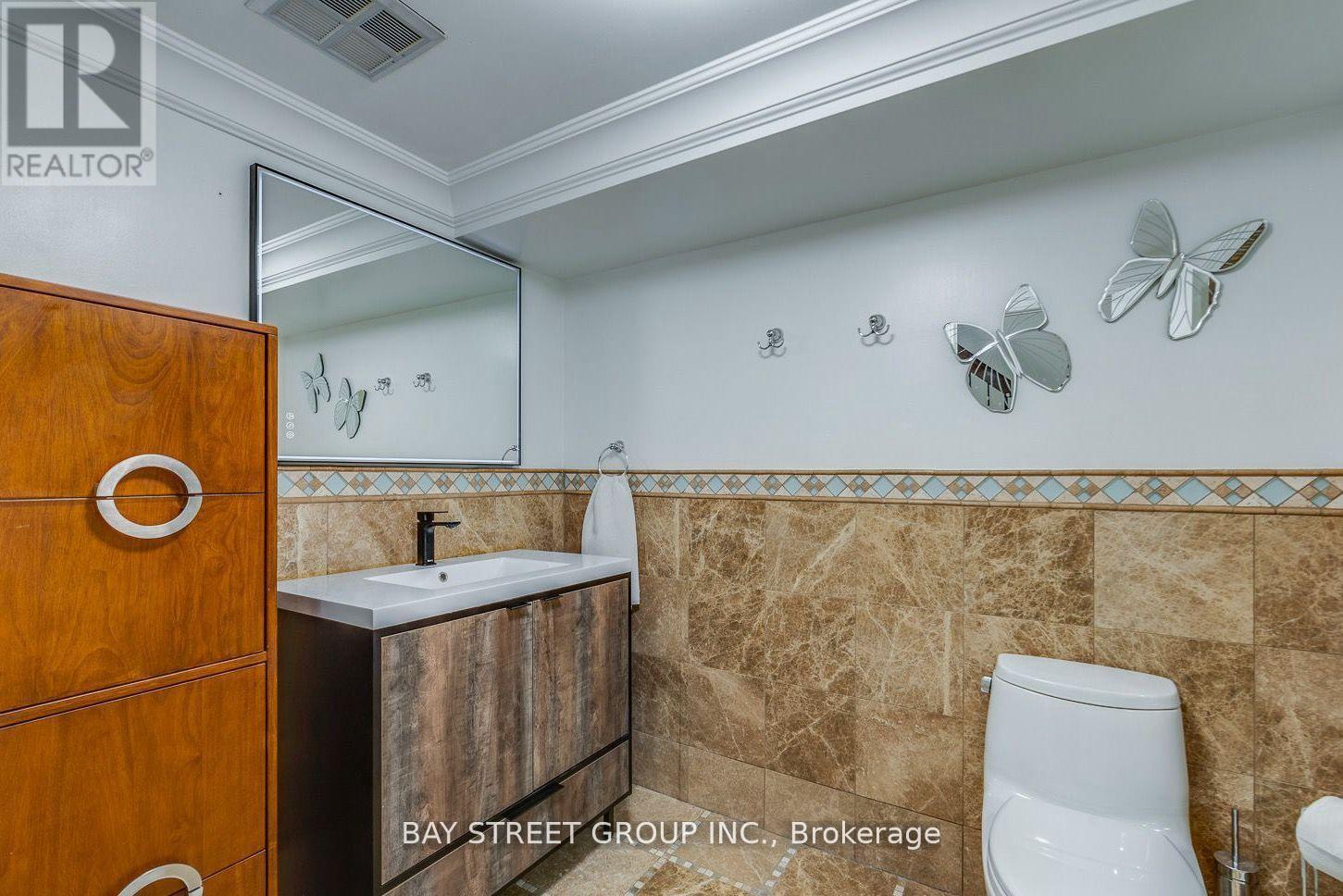 Room 2 - 217 Mutual Street, Toronto, Ontario  M5B 2B4 - Photo 16 - C12459418
