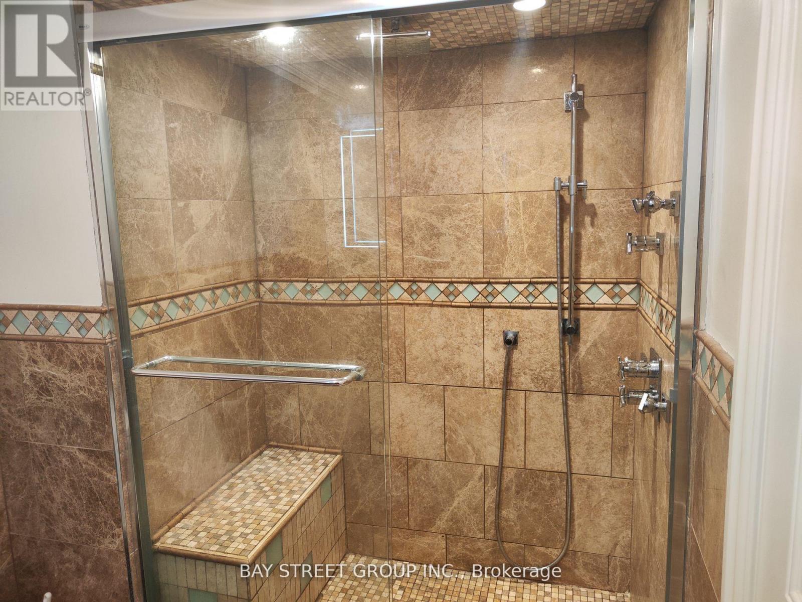 Room 2 - 217 Mutual Street, Toronto, Ontario  M5B 2B4 - Photo 17 - C12459418