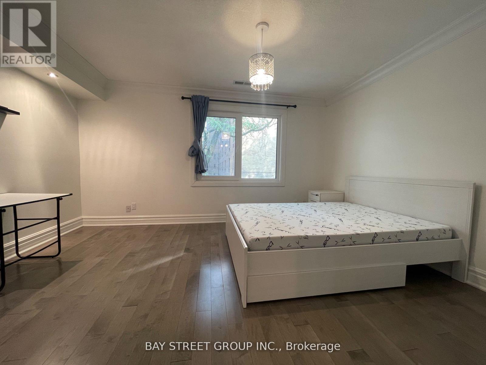 Room 2 - 217 Mutual Street, Toronto, Ontario  M5B 2B4 - Photo 9 - C12459418