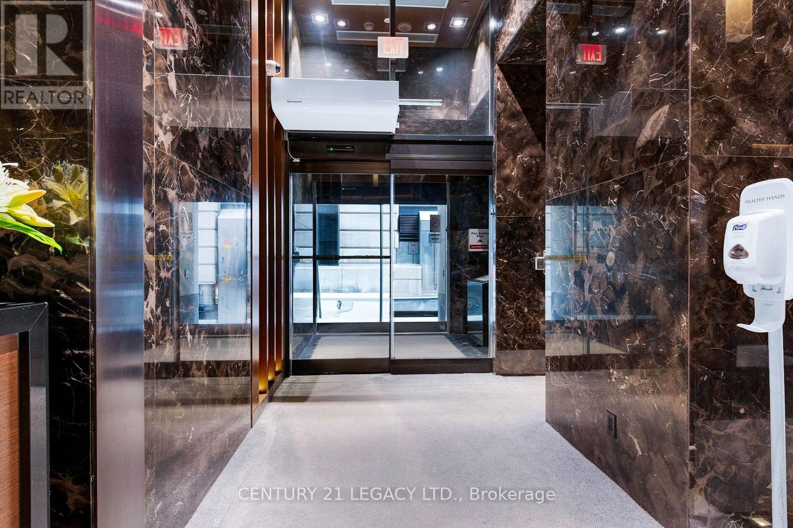 4201 - 70 Temperance Street, Toronto, Ontario  M5H 0B1 - Photo 4 - C12459422