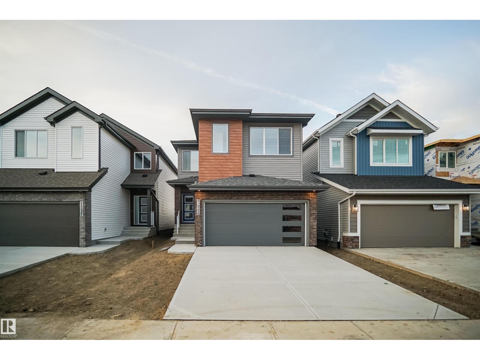 1535 11 Av Nw, Edmonton, Alberta  T6T 2N5 - Photo 2 - E4461950