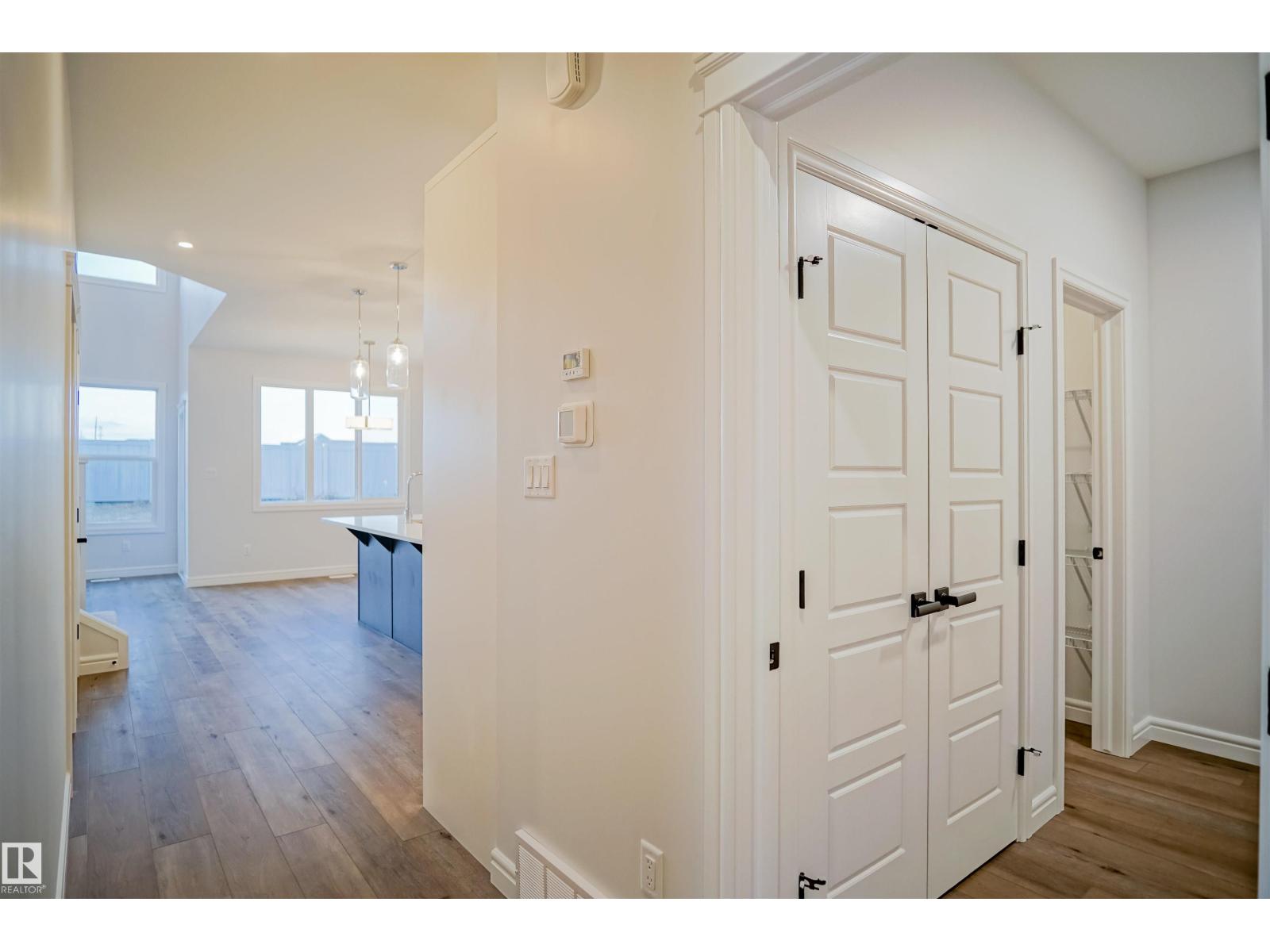 1535 11 Av Nw, Edmonton, Alberta  T6T 2N5 - Photo 4 - E4461950