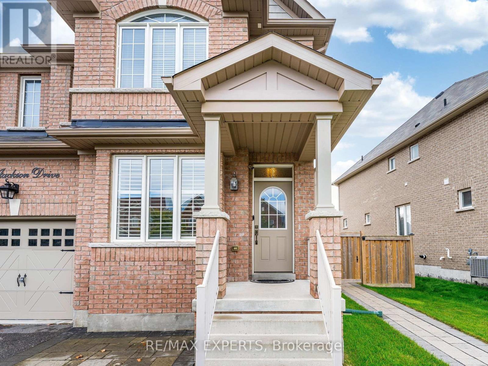 46 Jackson Drive, New Tecumseth, Ontario  L0G 1W0 - Photo 3 - N12459420