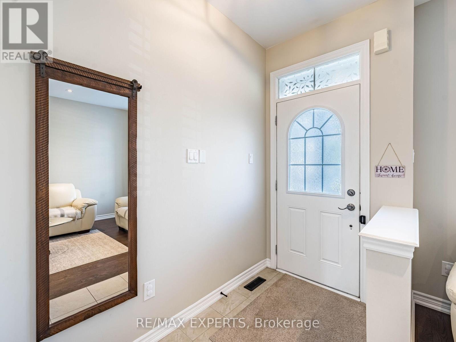 46 Jackson Drive, New Tecumseth, Ontario  L0G 1W0 - Photo 5 - N12459420