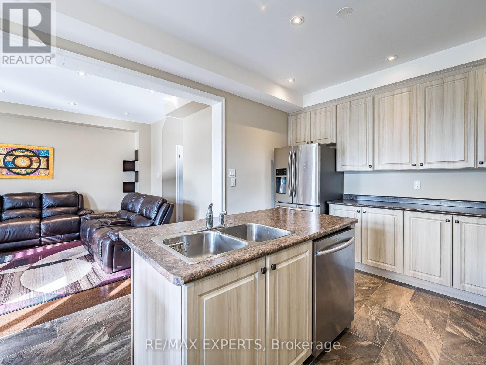 46 Jackson Drive, New Tecumseth, Ontario  L0G 1W0 - Photo 18 - N12459421
