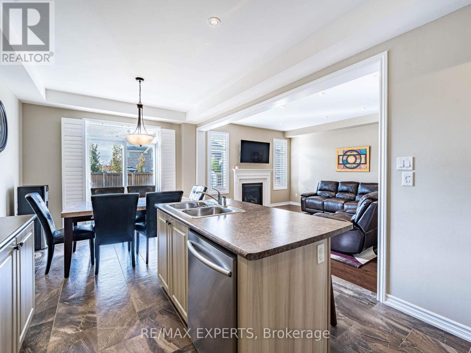 46 Jackson Drive, New Tecumseth, Ontario  L0G 1W0 - Photo 19 - N12459421