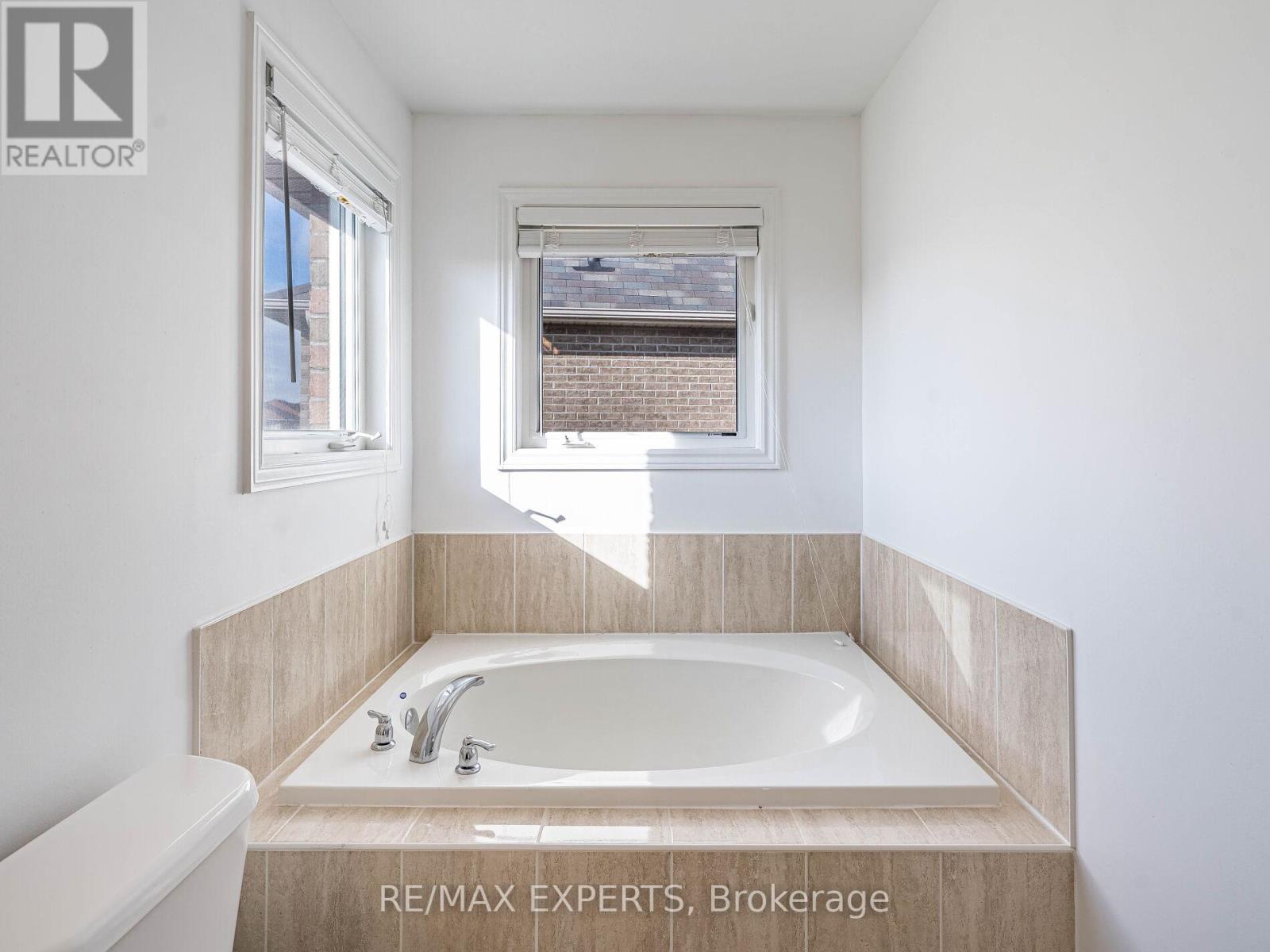 46 Jackson Drive, New Tecumseth, Ontario  L0G 1W0 - Photo 27 - N12459421