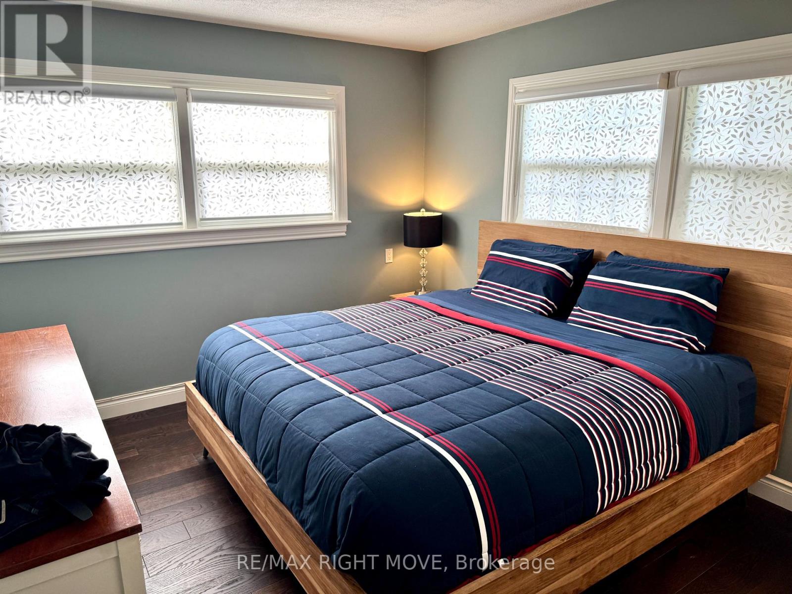 234 Oak Street, Clearview, Ontario  L0M 1S0 - Photo 13 - S12459413