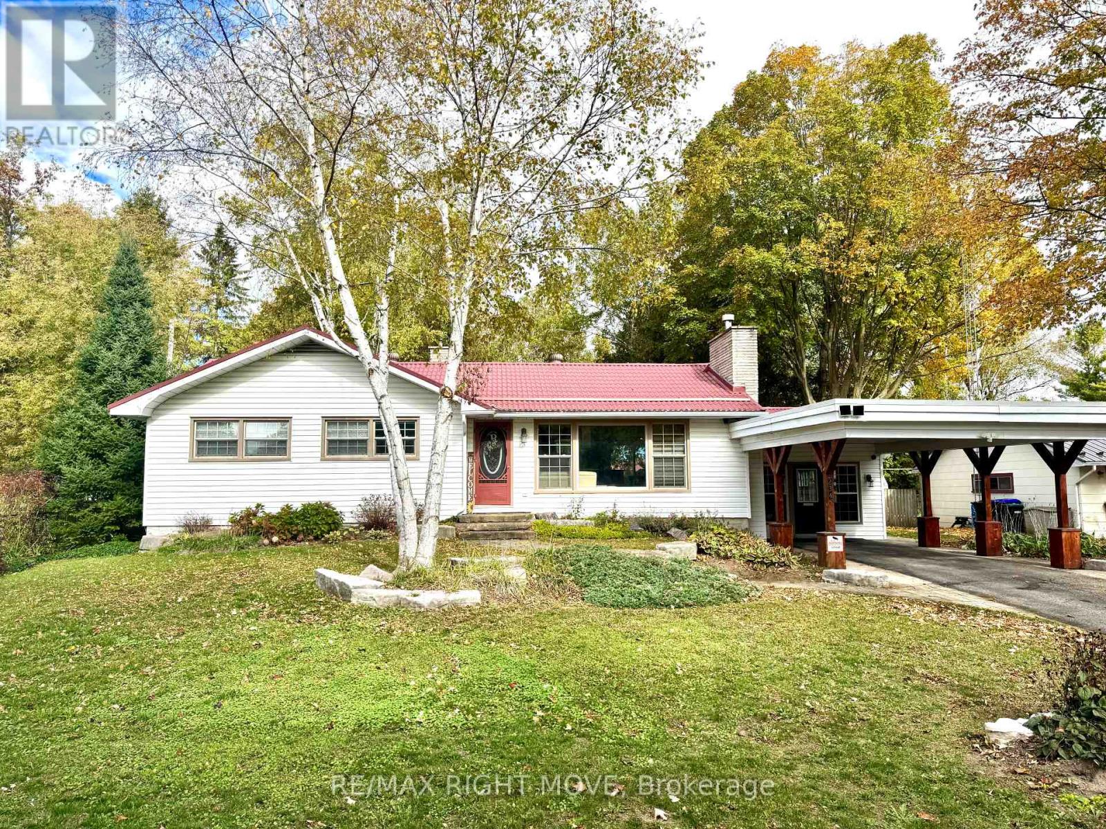 234 Oak Street, Clearview, Ontario  L0M 1S0 - Photo 2 - S12459413