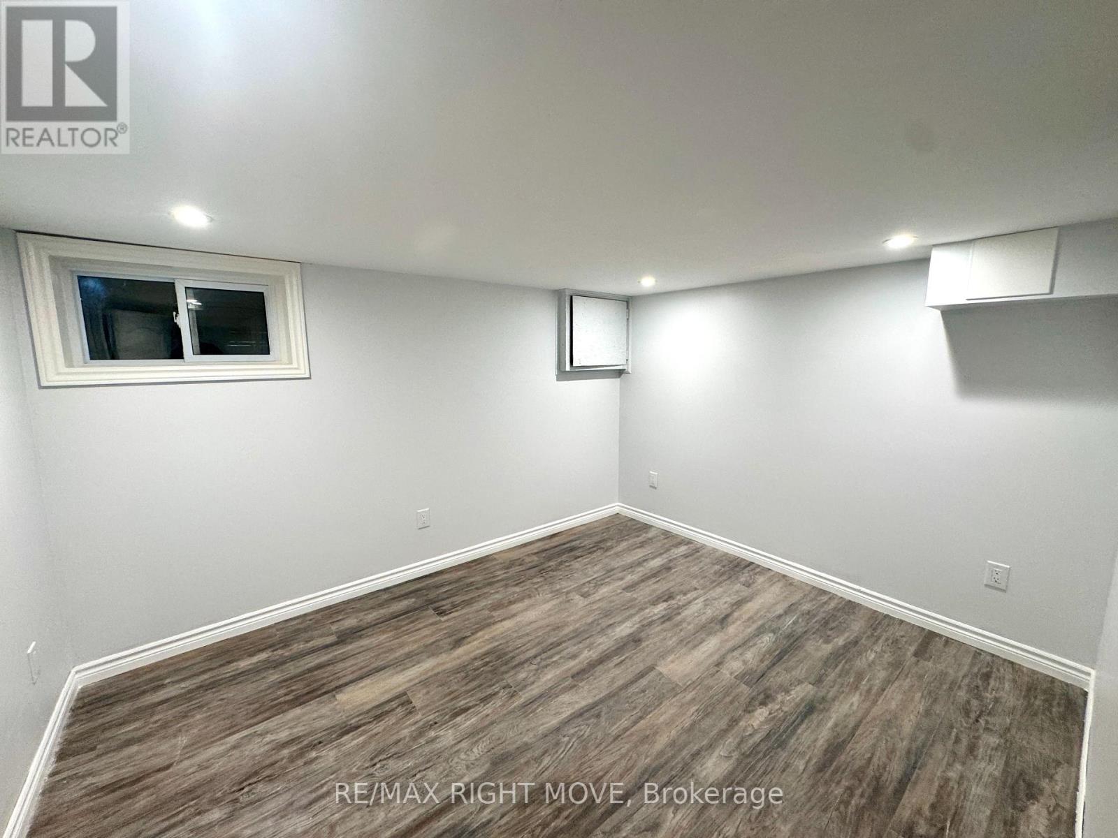 234 Oak Street, Clearview, Ontario  L0M 1S0 - Photo 29 - S12459413