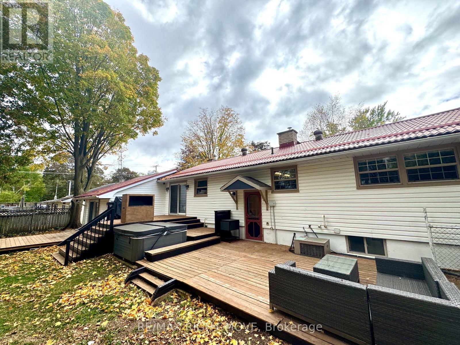 234 Oak Street, Clearview, Ontario  L0M 1S0 - Photo 32 - S12459413