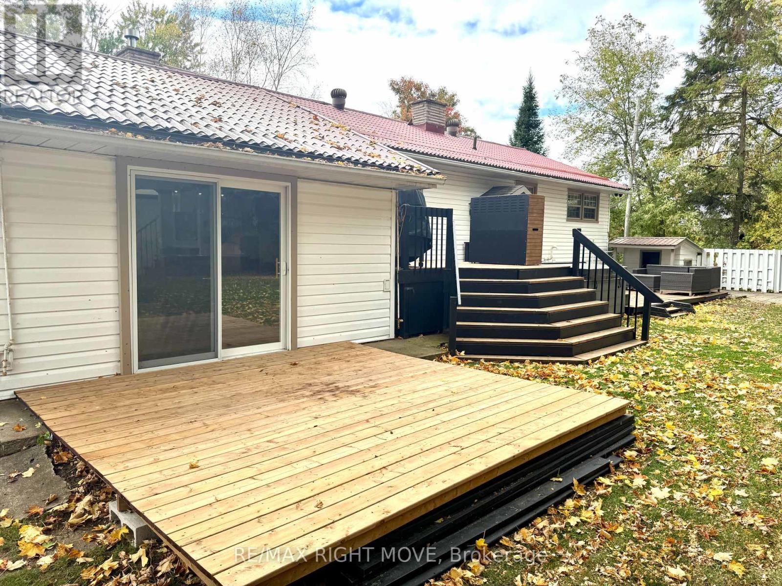 234 Oak Street, Clearview, Ontario  L0M 1S0 - Photo 35 - S12459413
