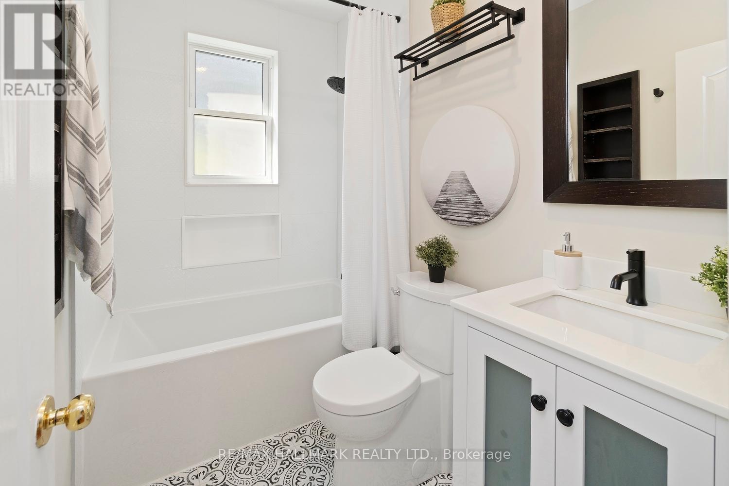646 Beresford Avenue, Toronto, Ontario  M6S 3C3 - Photo 10 - W12459412