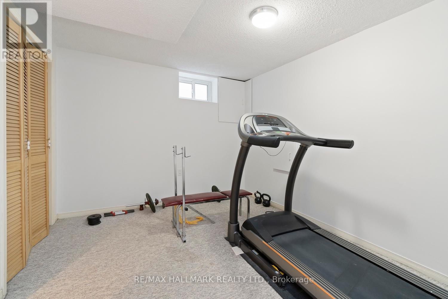 646 Beresford Avenue, Toronto, Ontario  M6S 3C3 - Photo 13 - W12459412
