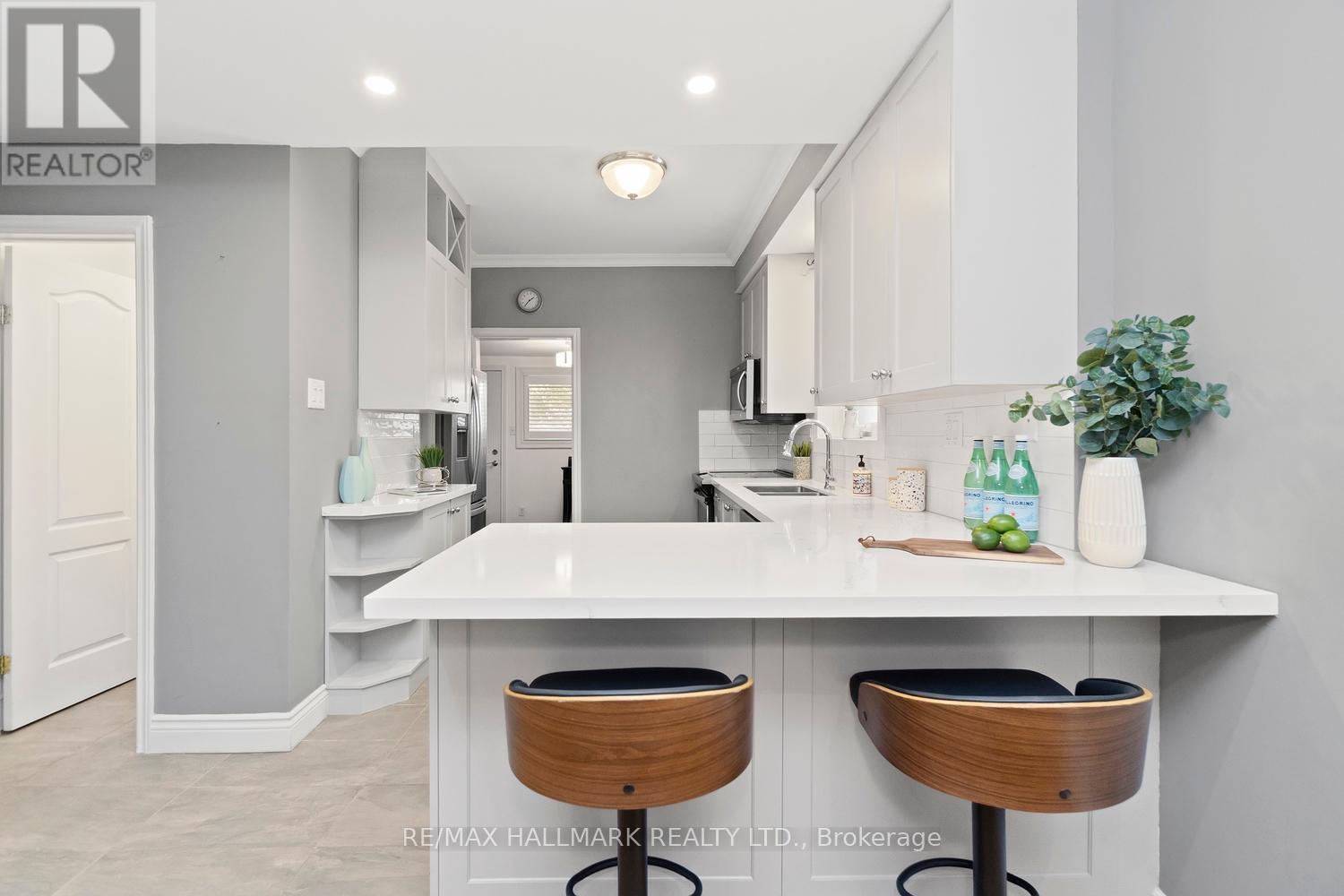 646 Beresford Avenue, Toronto, Ontario  M6S 3C3 - Photo 18 - W12459412