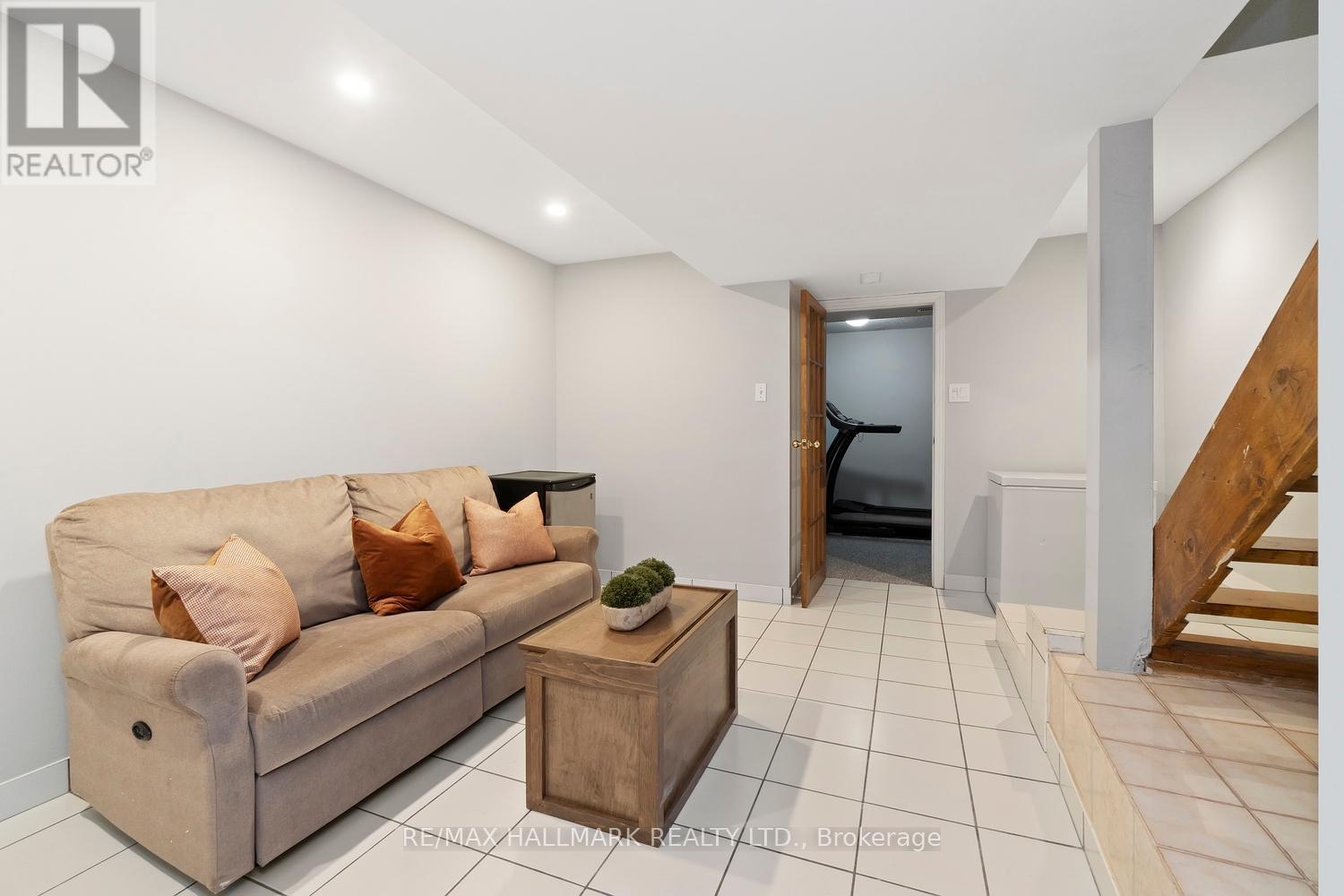 646 Beresford Avenue, Toronto, Ontario  M6S 3C3 - Photo 26 - W12459412