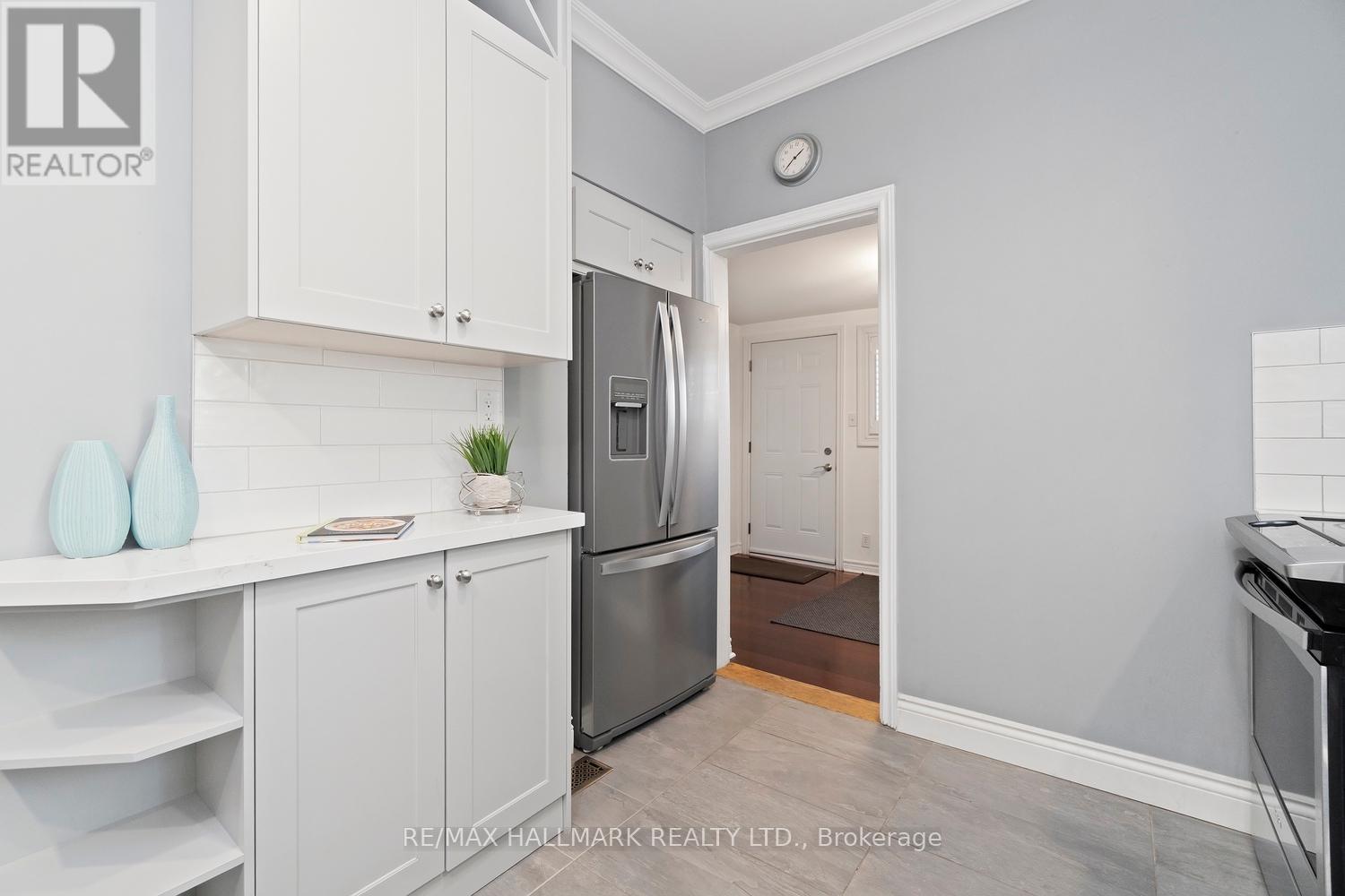 646 Beresford Avenue, Toronto, Ontario  M6S 3C3 - Photo 32 - W12459412