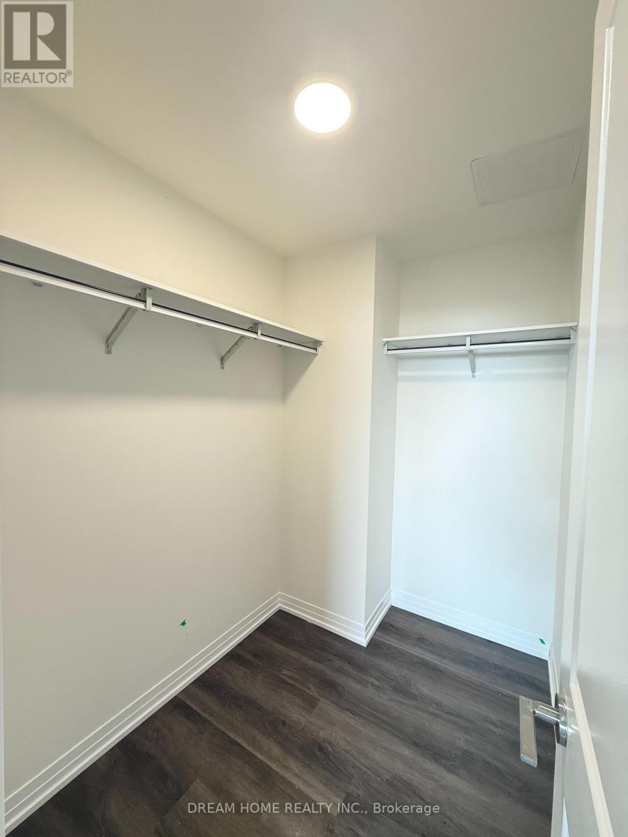 2304 - 15 Watergarden Drive, Mississauga, Ontario  L5R 0H4 - Photo 11 - W12459423