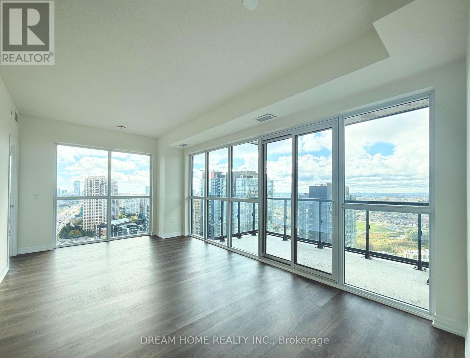 2304 - 15 Watergarden Drive, Mississauga, Ontario  L5R 0H4 - Photo 4 - W12459423
