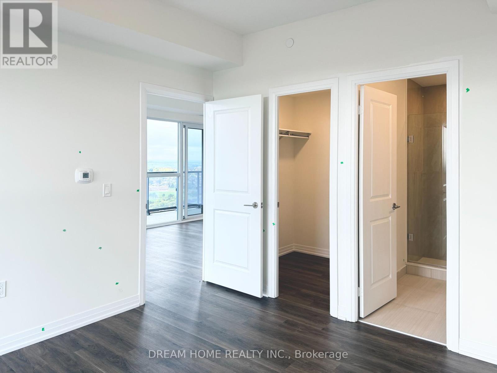 2304 - 15 Watergarden Drive, Mississauga, Ontario  L5R 0H4 - Photo 9 - W12459423