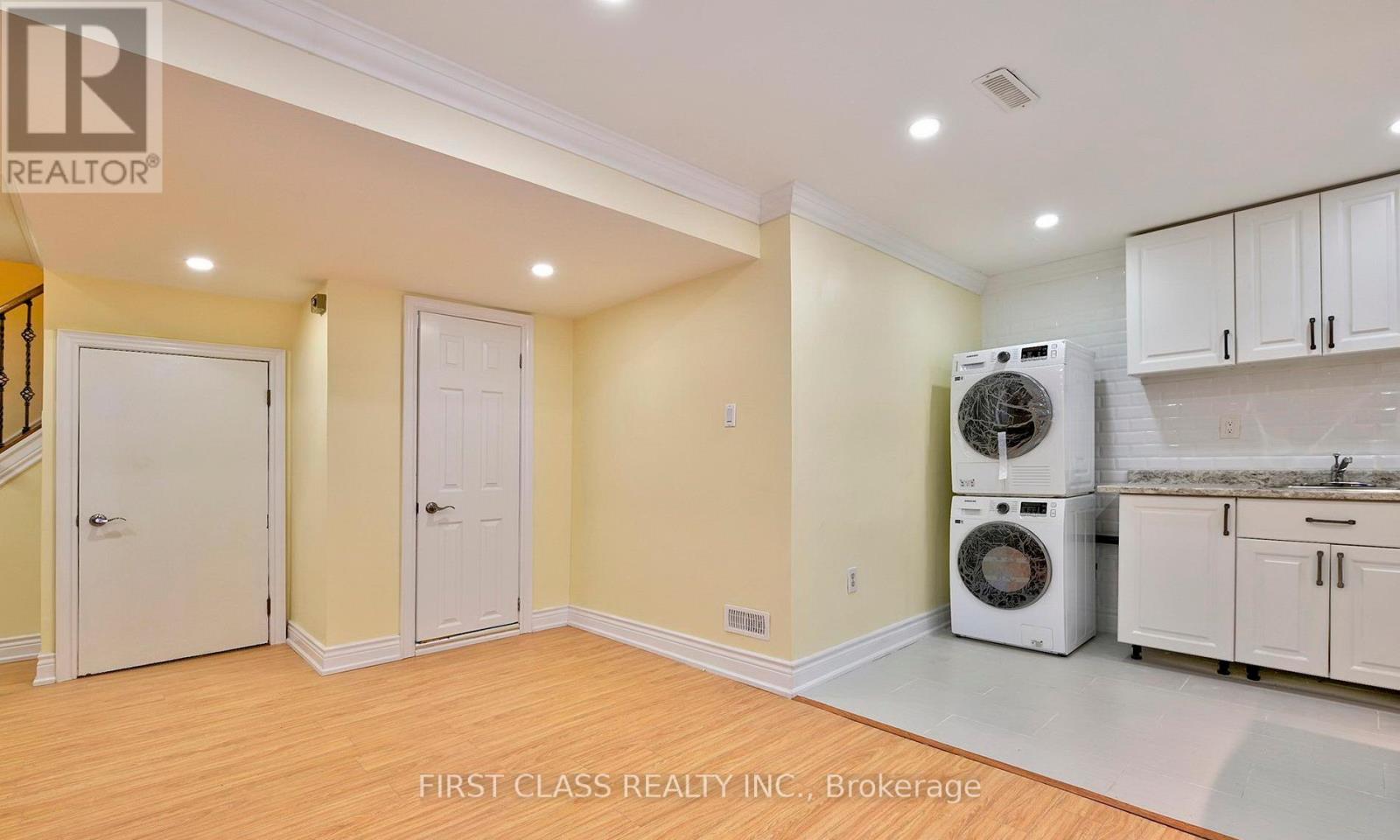 Lower - 1200 Rushbrooke Drive, Oakville, Ontario  L6M 1K9 - Photo 5 - W12459426