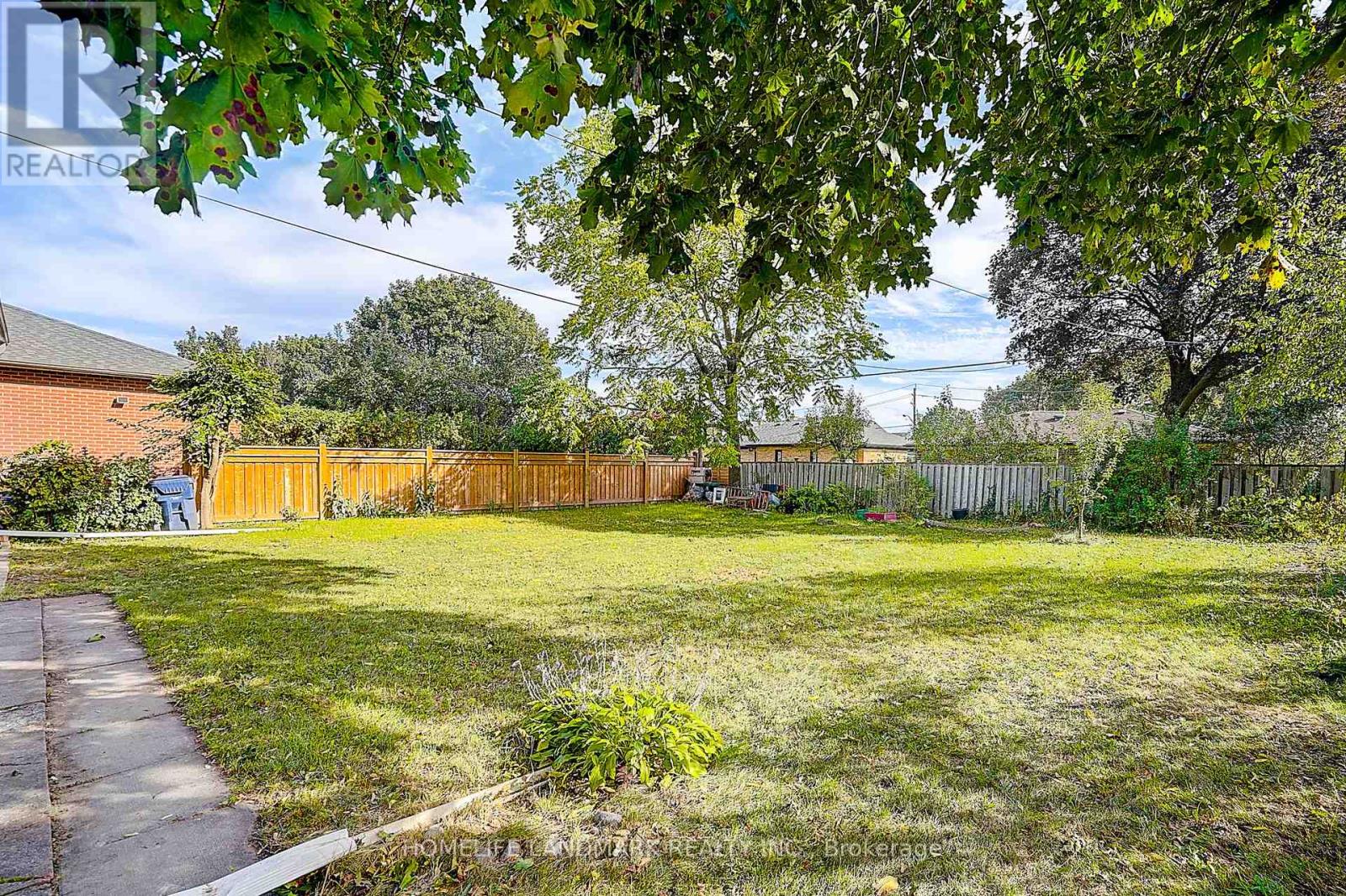 181 Searle Avenue, Toronto, Ontario  M3H 4B5 - Photo 3 - C12459428