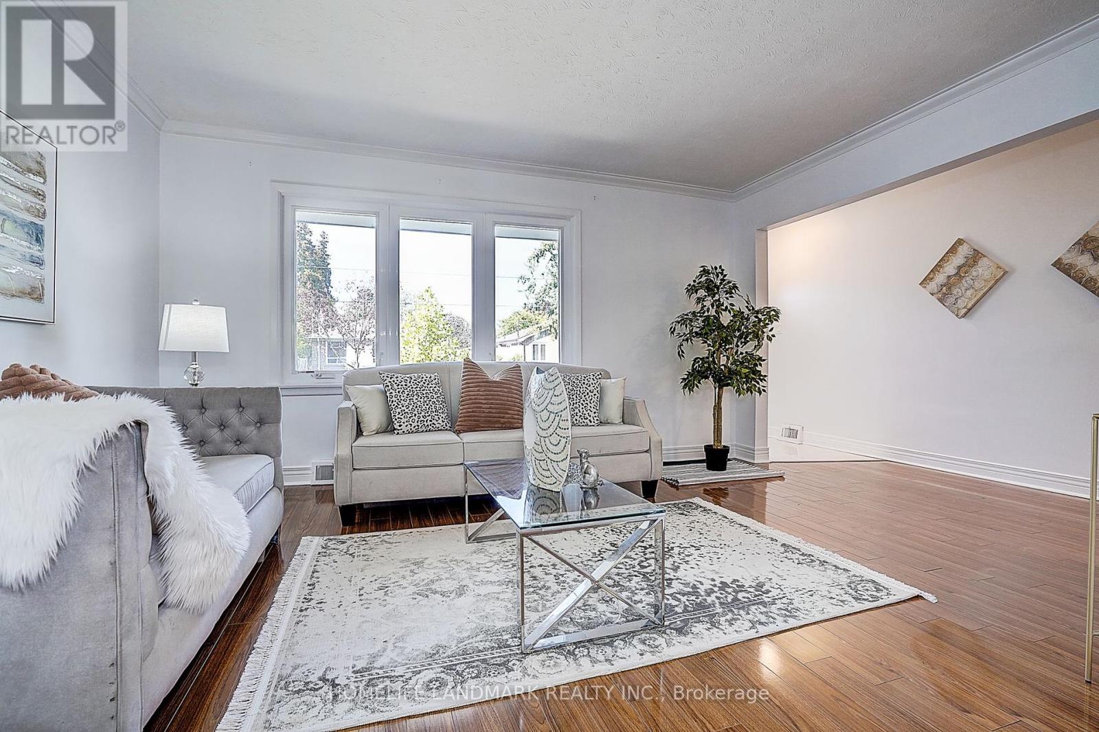 181 Searle Avenue, Toronto, Ontario  M3H 4B5 - Photo 9 - C12459428