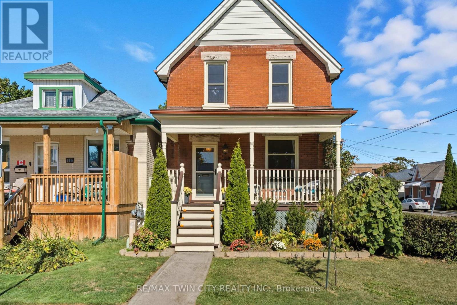 118 Mary Street, Brantford, Ontario  N3S 3B7 - Photo 2 - X12459432