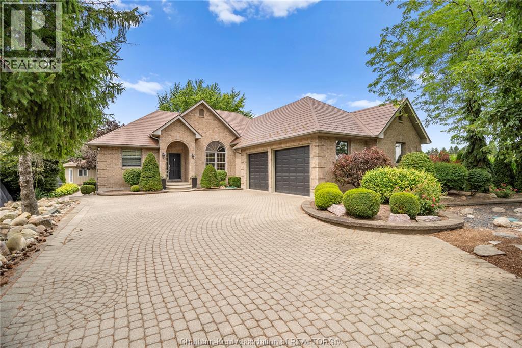 MLS# 25024449: 7423 Riverview LINE, Chatham, Canada