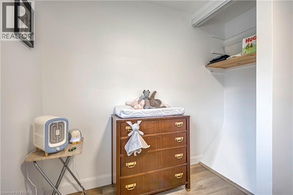 Photo 23 of 41 for 31 Parkview Heights