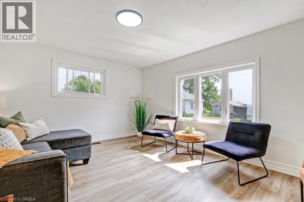 Photo 11 of 23 for 8 Rolph Street N