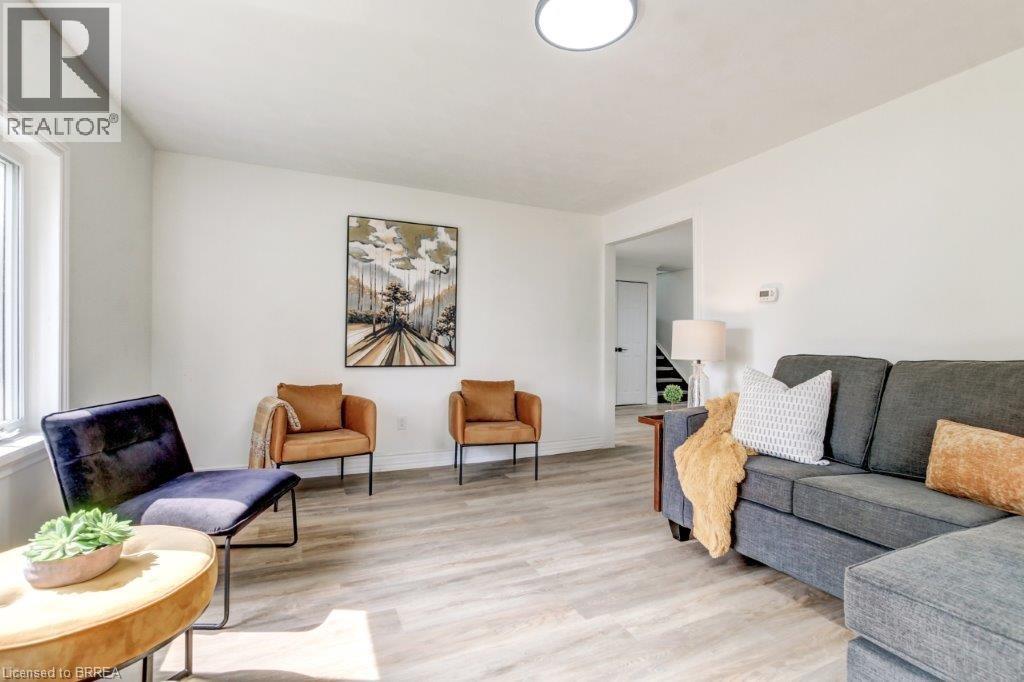 Photo 12 of 23 for 8 Rolph Street N