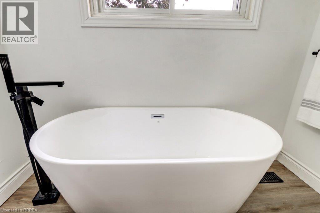 Photo 15 of 23 for 8 Rolph Street N