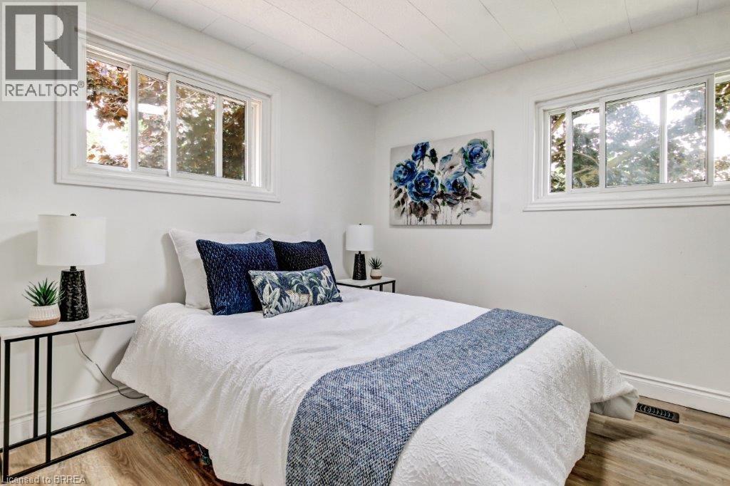 Photo 16 of 23 for 8 Rolph Street N