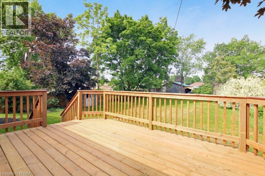 Photo 5 of 23 for 8 Rolph Street N