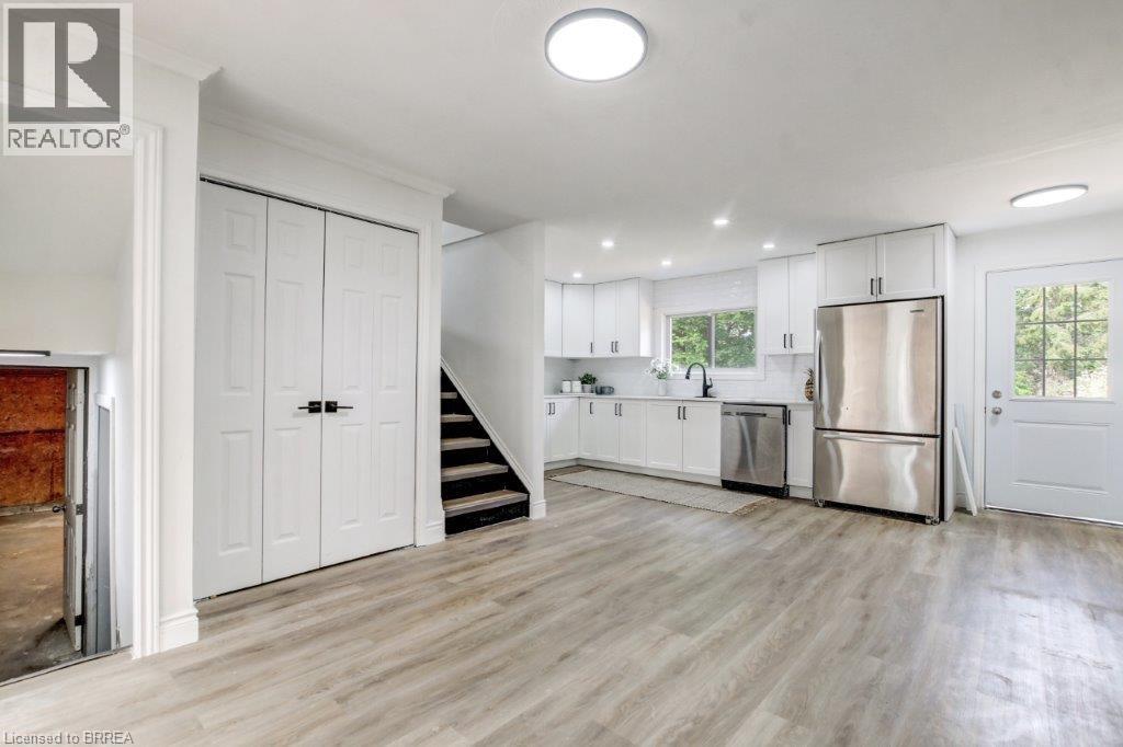 Photo 8 of 23 for 8 Rolph Street N